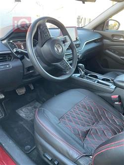 نيسان ألتيما